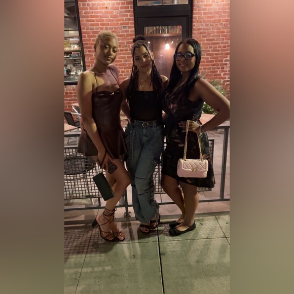 Like this to be notified of my live share shows 💕 - Picture 6 of 16